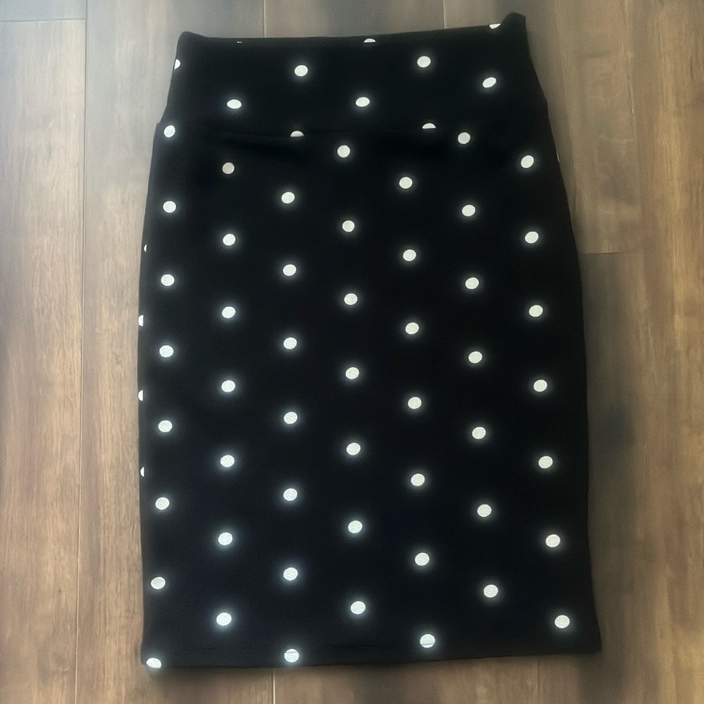Black pencil skirt with white polka dots